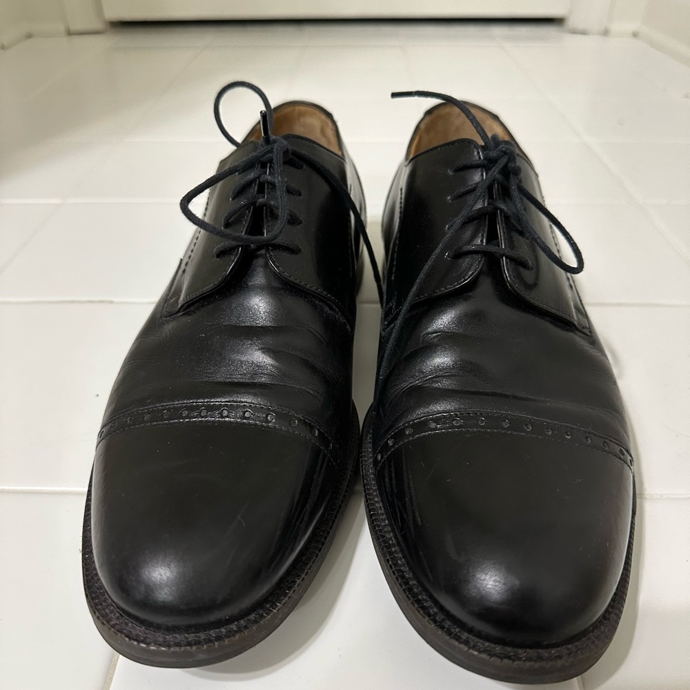 Men’s black dress shoes